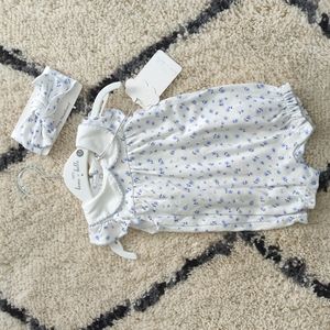 0-3 month flower Romper onesie bodysuit with headband Très beau et Belle